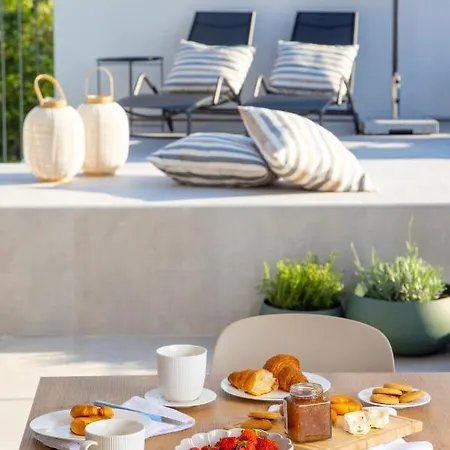 Amari Villa