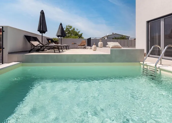 Amari Villa *