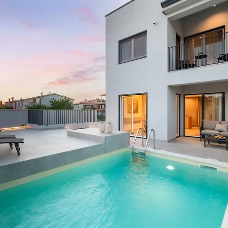 Amari Villa *